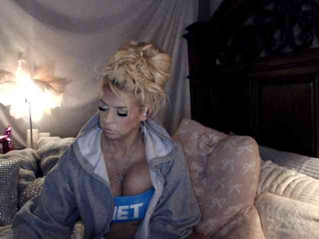GwenTaylor webcam