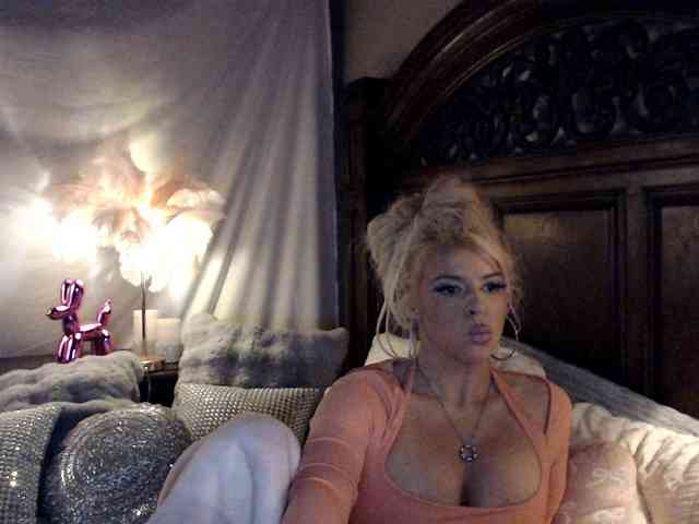 erotic chat Xtinastar
