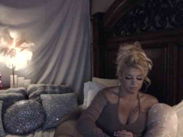 GwenTaylor webcam