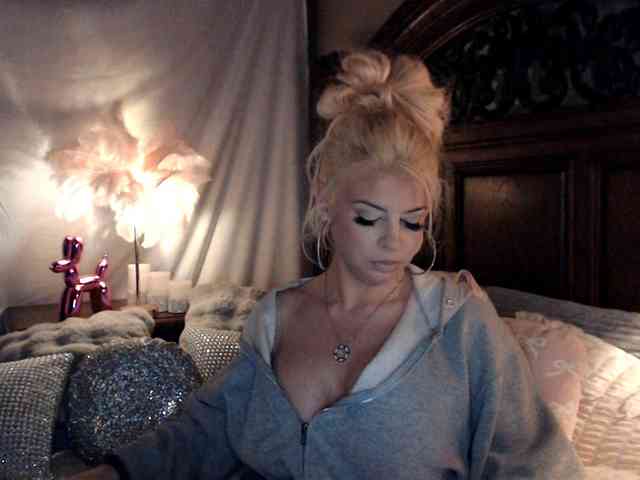 GwenTaylor webcam