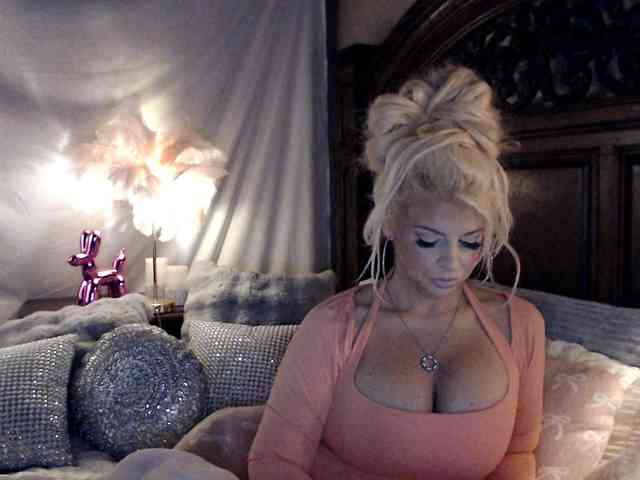 xtinastar Live Webcam on BongaCams