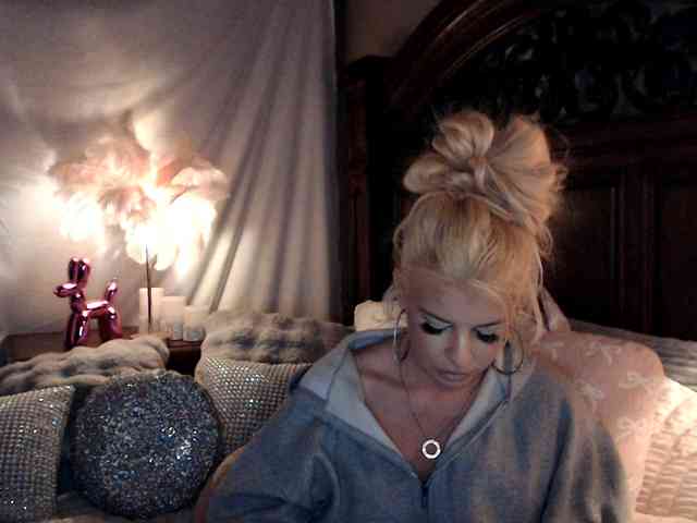 GwenTaylor webcam