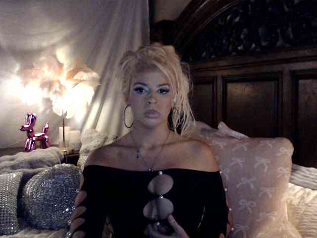 GwenTaylor webcam