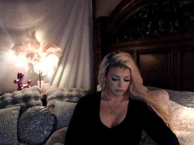 GwenTaylor webcam