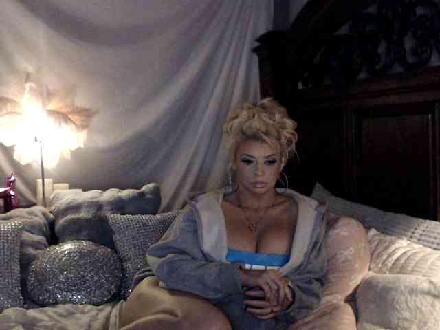 xtinastar Live Webcam on BongaCams