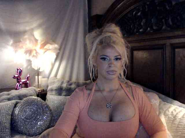 xtinastar Live Webcam on BongaCams
