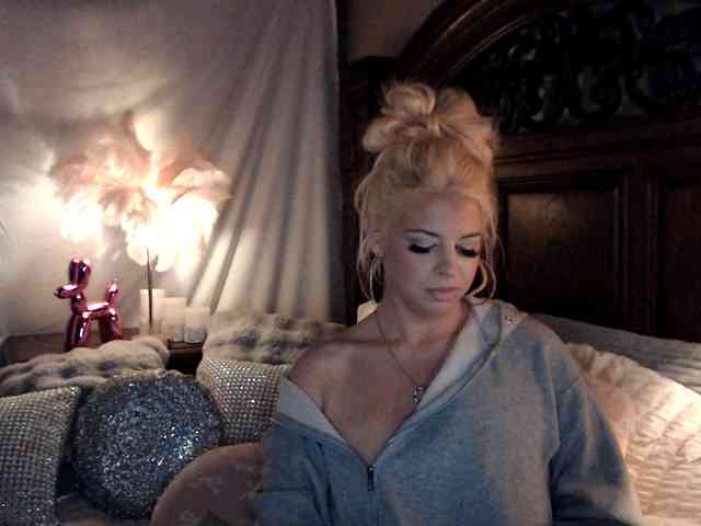 GwenTaylor webcam