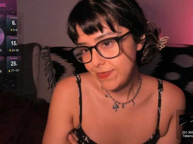 EveeLuna from BongaCams