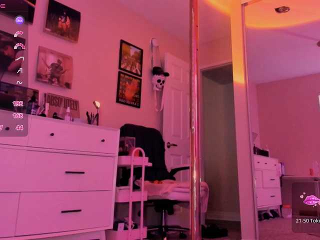 EveeLuna's BongaCams show and profile