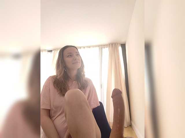 Lola3000's BongaCams show and profile