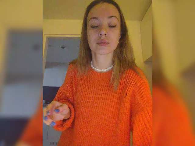 Lola3000's BongaCams show and profile