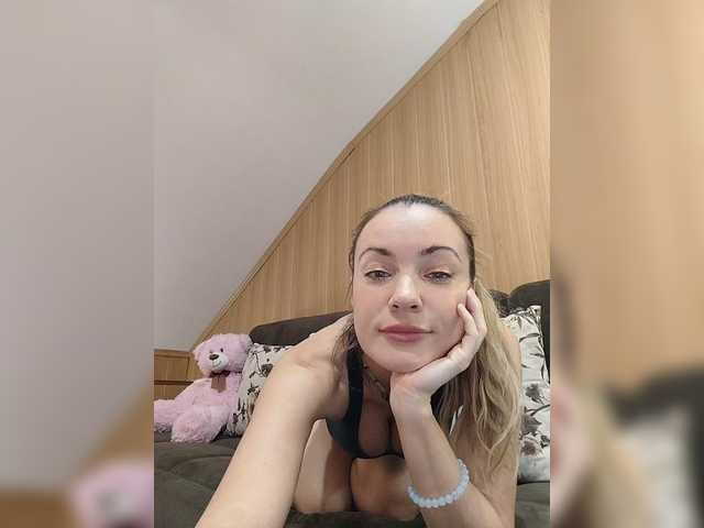 Lola3000 from BongaCams