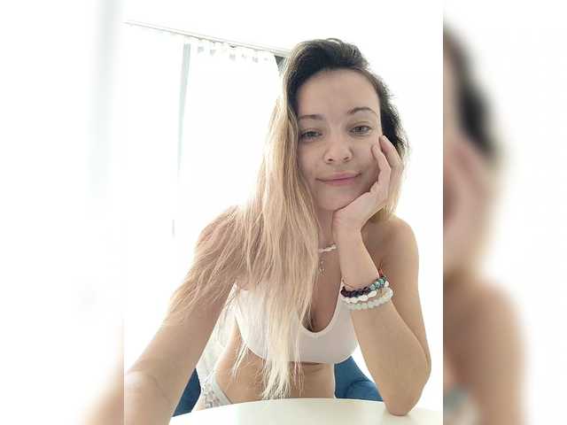 Lola3000 on BongaCams 
