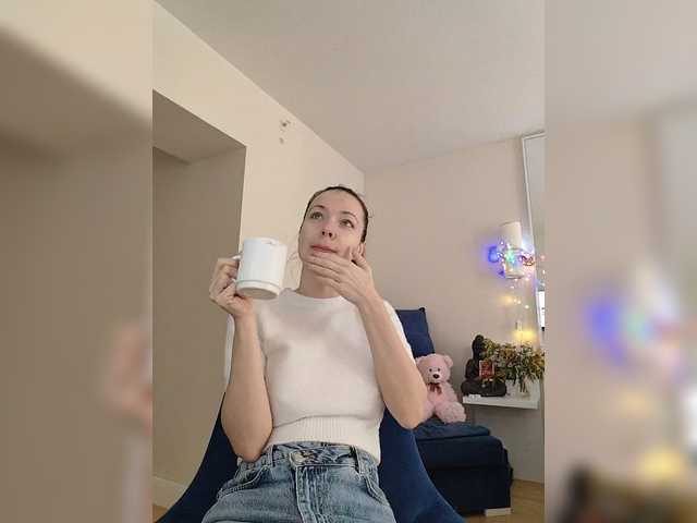 Lola3000's BongaCams show and profile