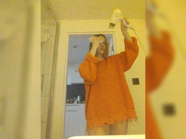 Lola3000's BongaCams show and profile