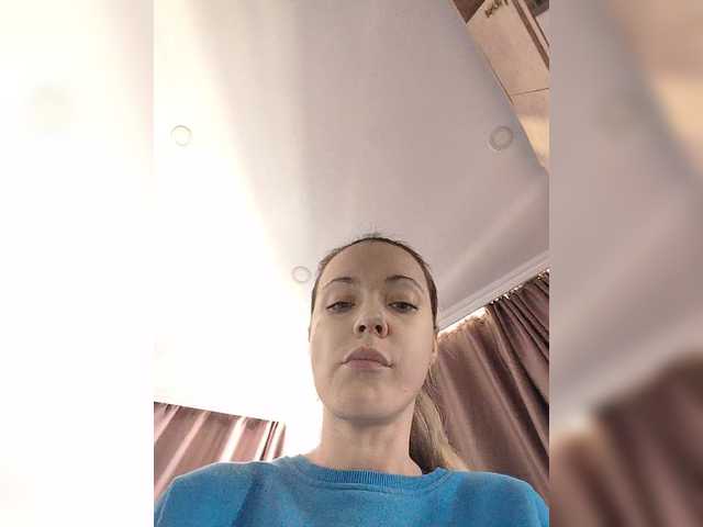 Lola3000's BongaCams show and profile