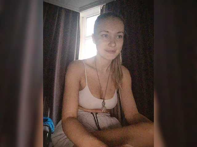 Lola3000 from BongaCams