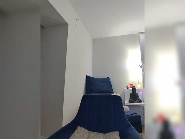 Lola3000's BongaCams show and profile