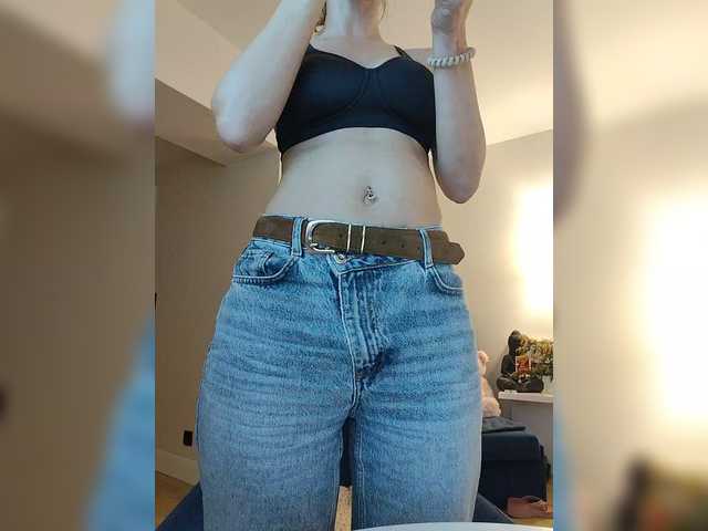 Lola3000's BongaCams show and profile