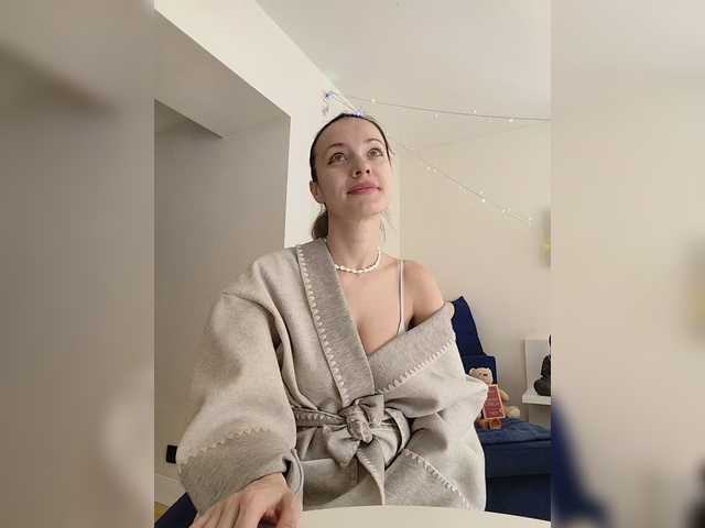 Lola3000's BongaCams show and profile