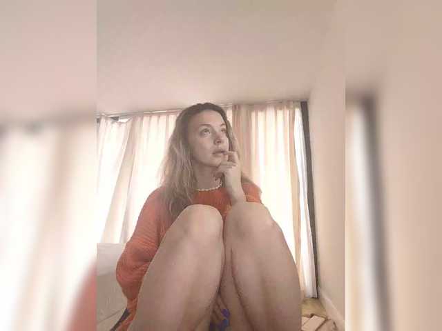 Lola3000's BongaCams show and profile