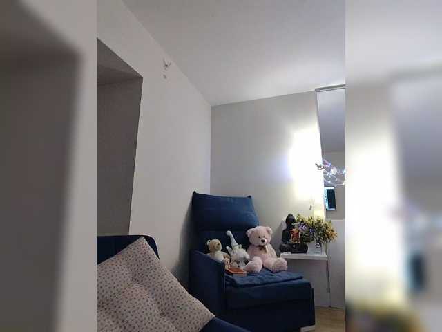 Lola3000's BongaCams show and profile