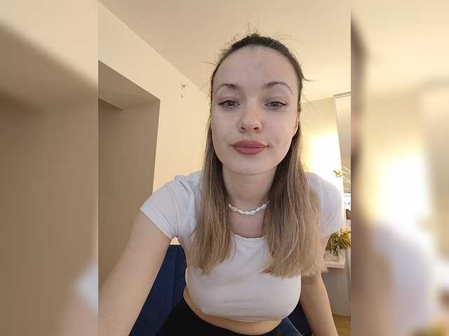 Lola3000's BongaCams show and profile