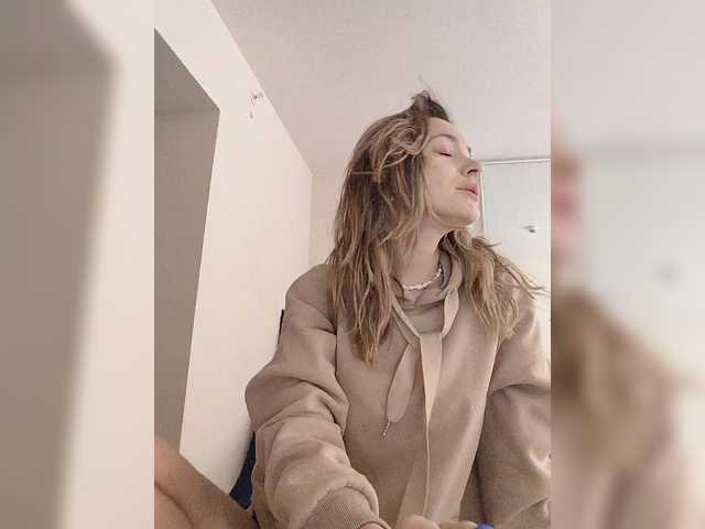 Lola3000's BongaCams profile