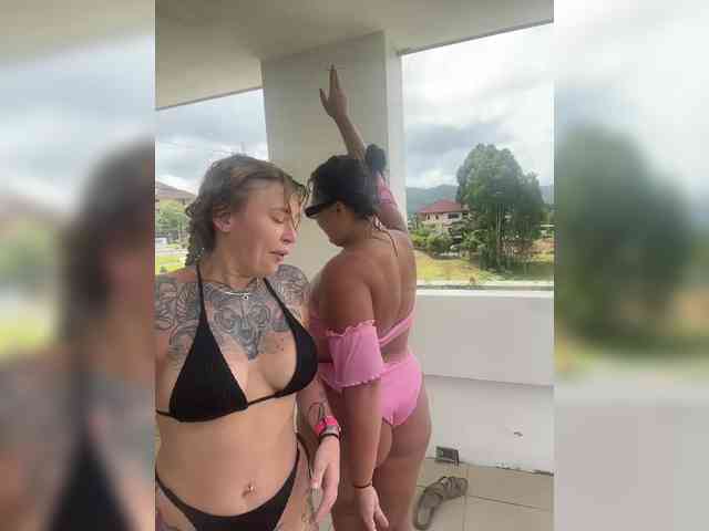live sex webcam AminaCharm