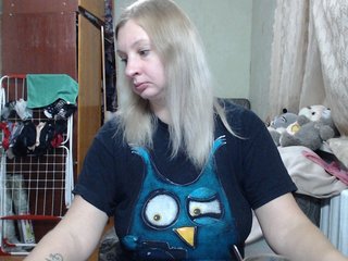 BustyBlondy Porn Show