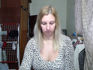 BustyBlondy Porn Show