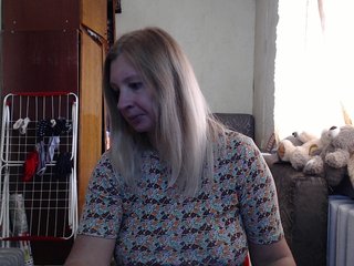 BustyBlondy Porn Show