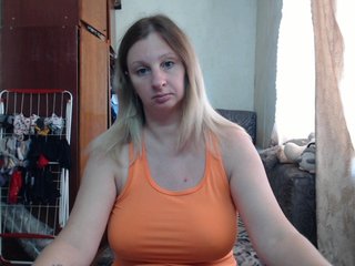 BustyBlondy Porn Show