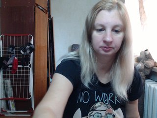 BustyBlondy Porn Show