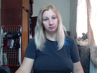 BustyBlondy Porn Show