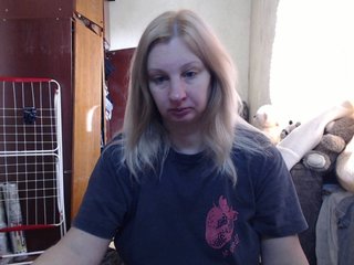 BustyBlondy Porn Show
