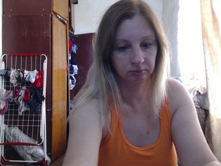 BustyBlondy Porn Show