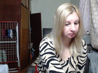 BustyBlondy Porn Show