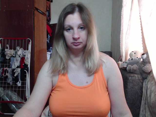 BustyBlondy