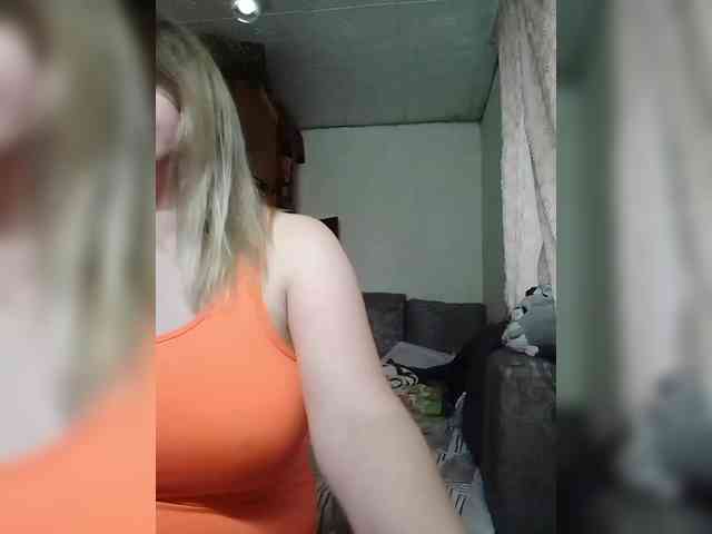 BustyBlondy webcam