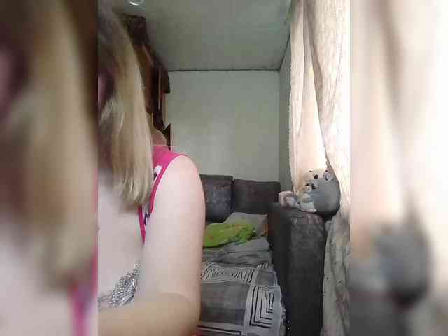 BustyBlondy webcam
