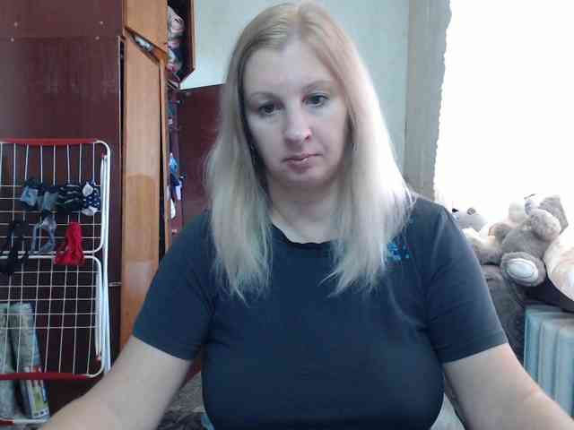 BustyBlondy webcam