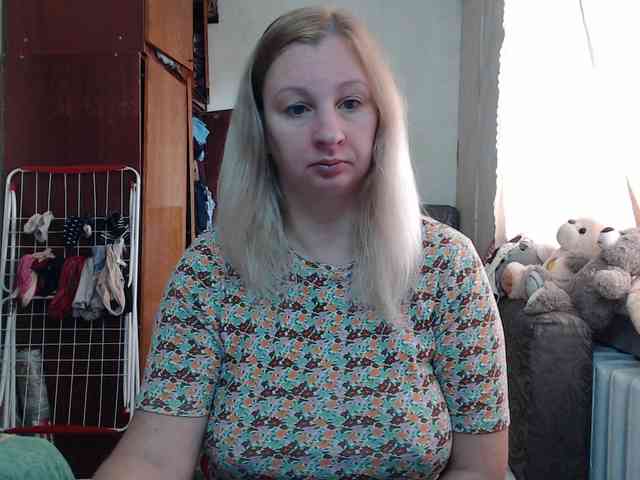 BustyBlondy webcam