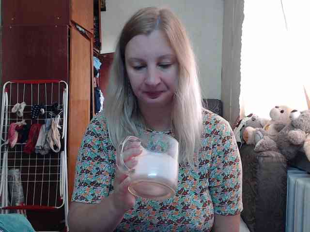 BustyBlondy webcam