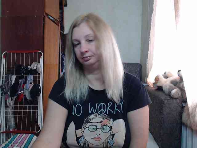 BustyBlondy webcam