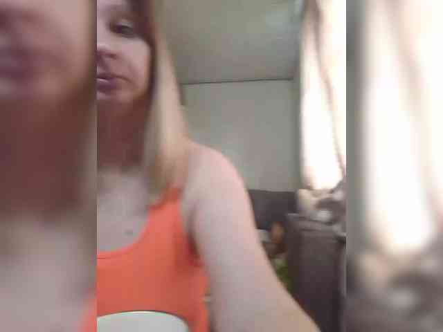 BustyBlondy webcam