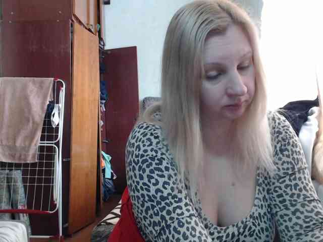 BustyBlondy BustyBlondy