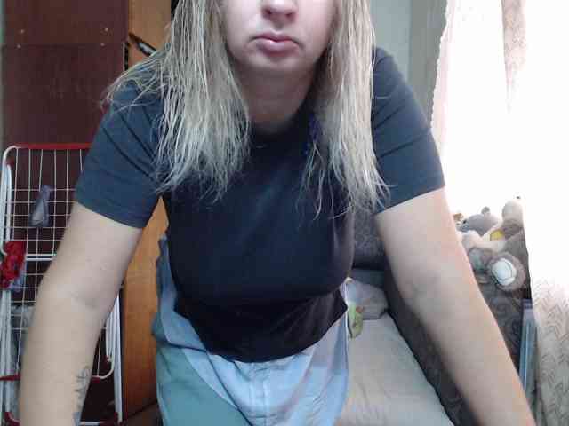 BustyBlondy