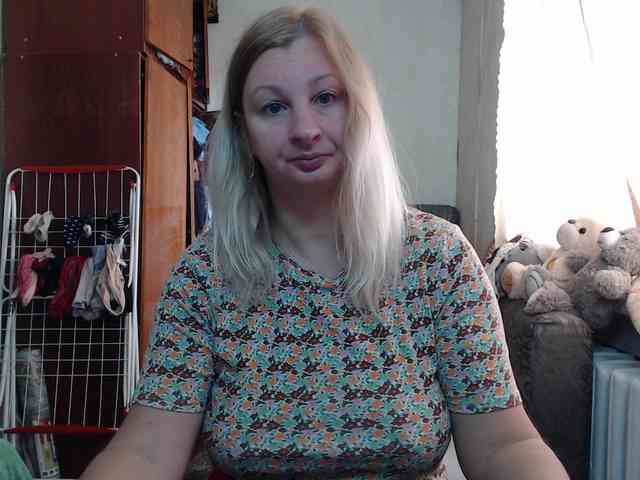 BustyBlondy webcam