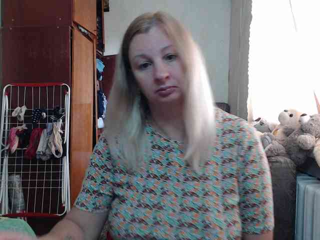 BustyBlondy webcam